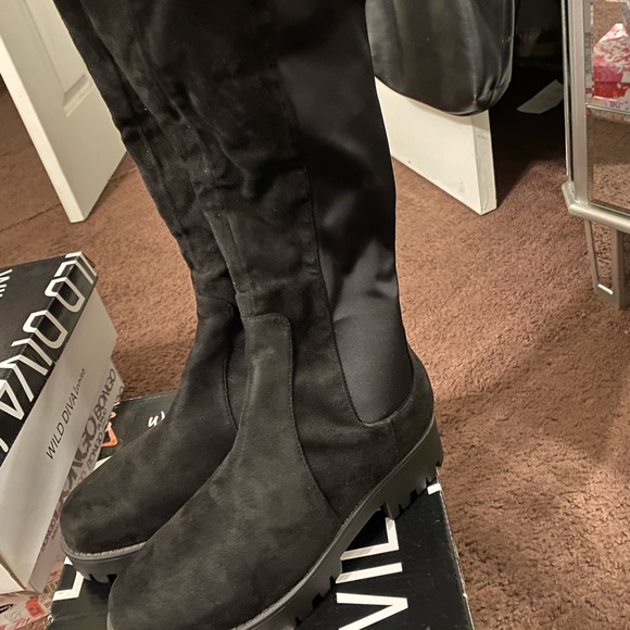 Over the knee boots - Picture 2 of 6